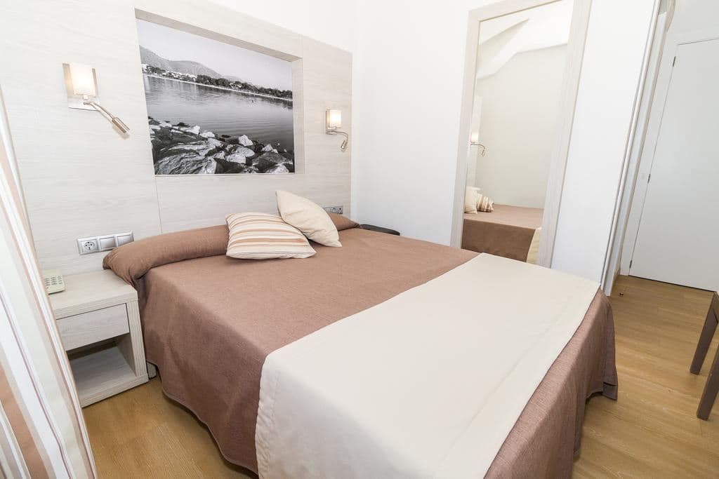 rooms-singleuse-standard-room-balcony