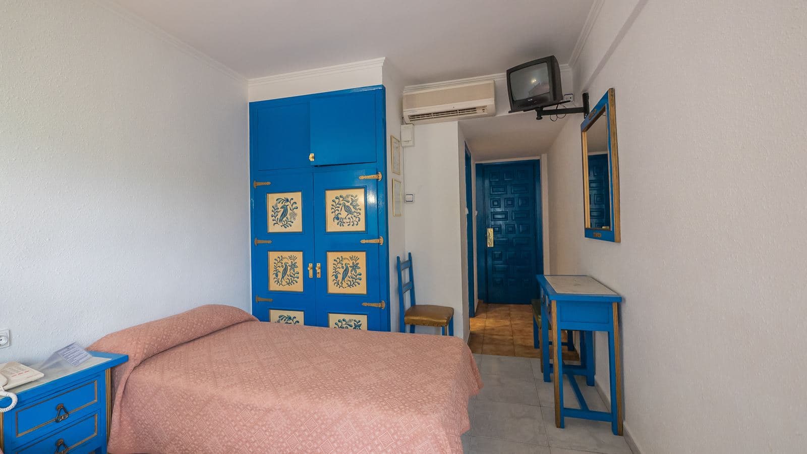 rooms-standard-room