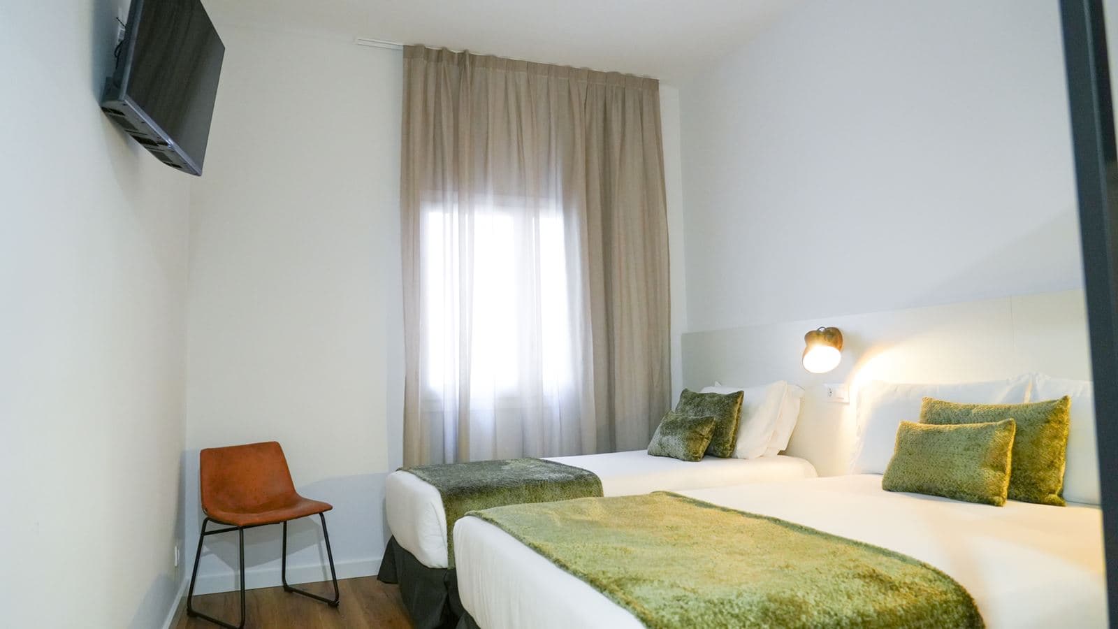 rooms-room-twin