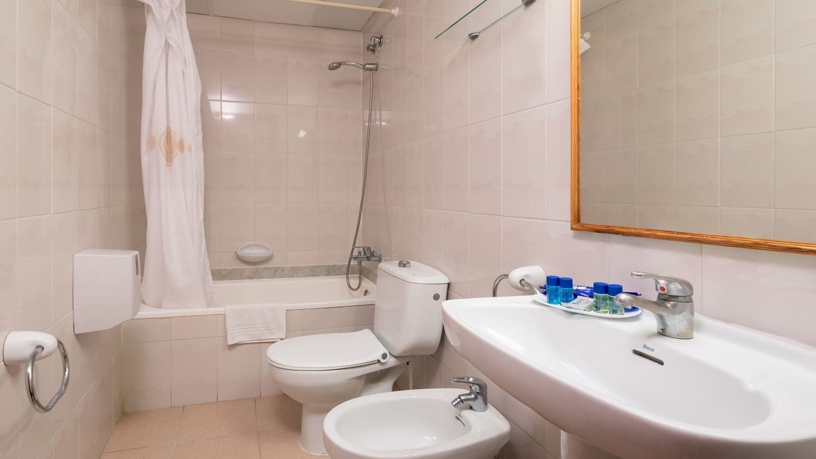 rooms-double-standard-room-balcony-or-terrace