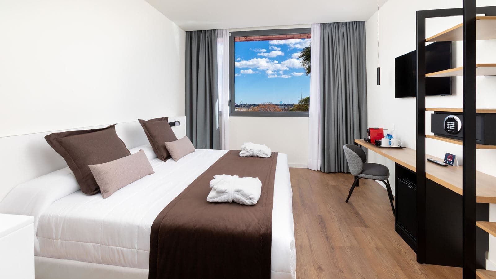 rooms-premium-room