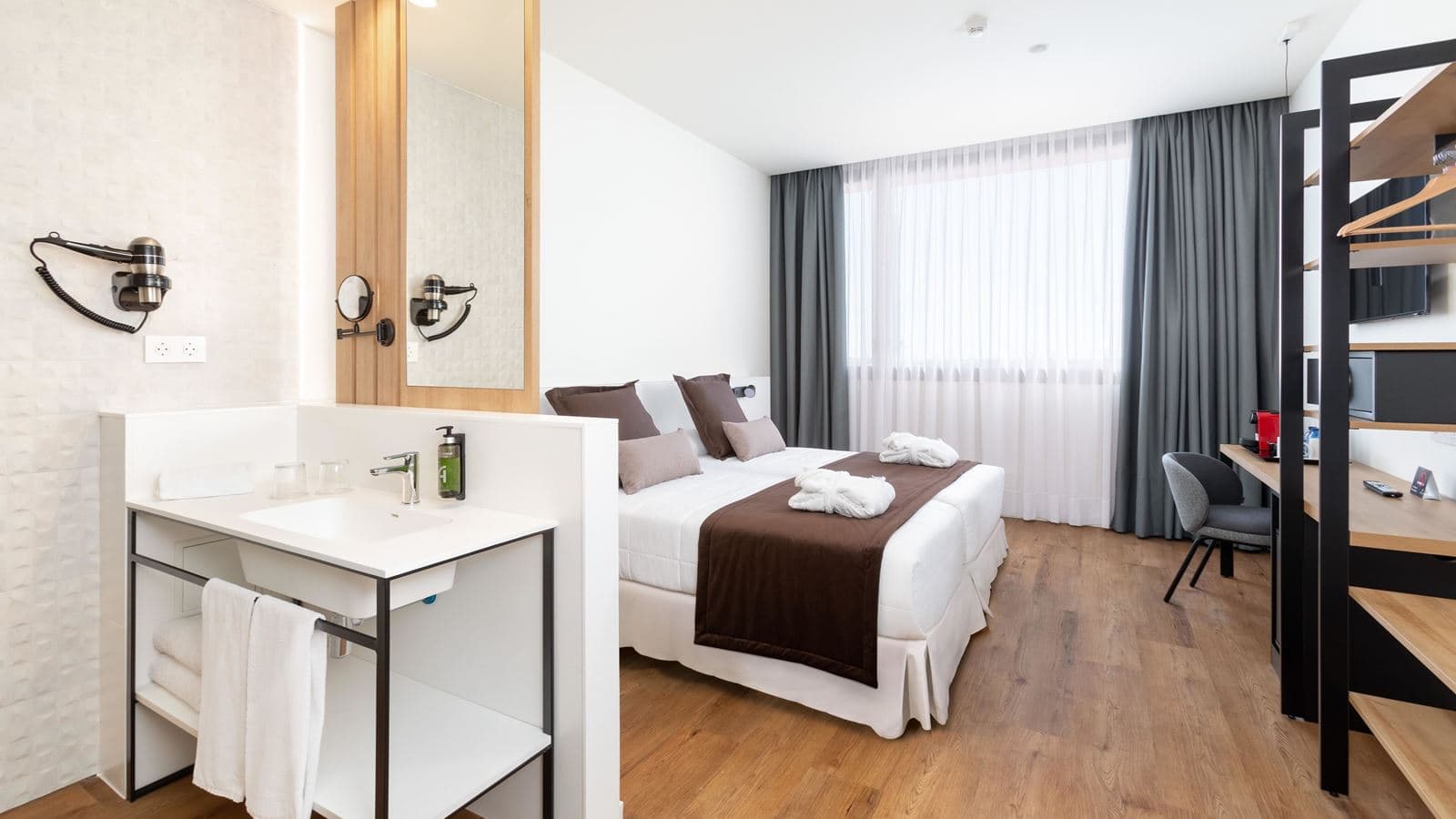 rooms-premium-room