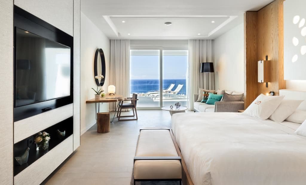 rooms-jsp--jr-suite-front-ocean-view-panoramic