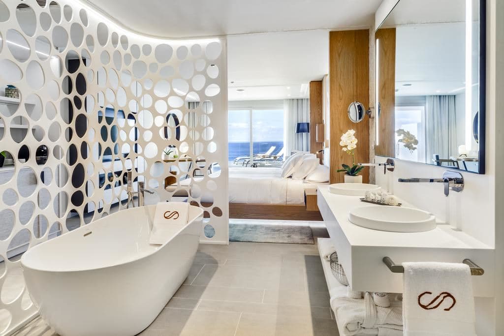rooms-js--jr-suite-ocean-front