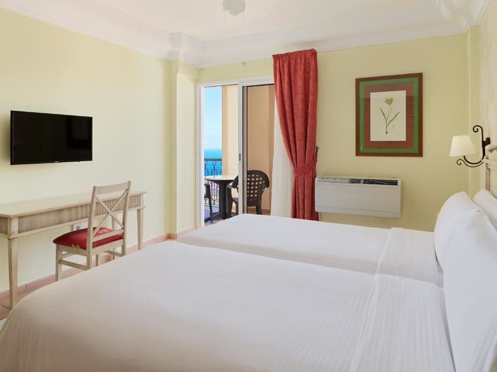 rooms-two-bedroom-suite-sea-view
