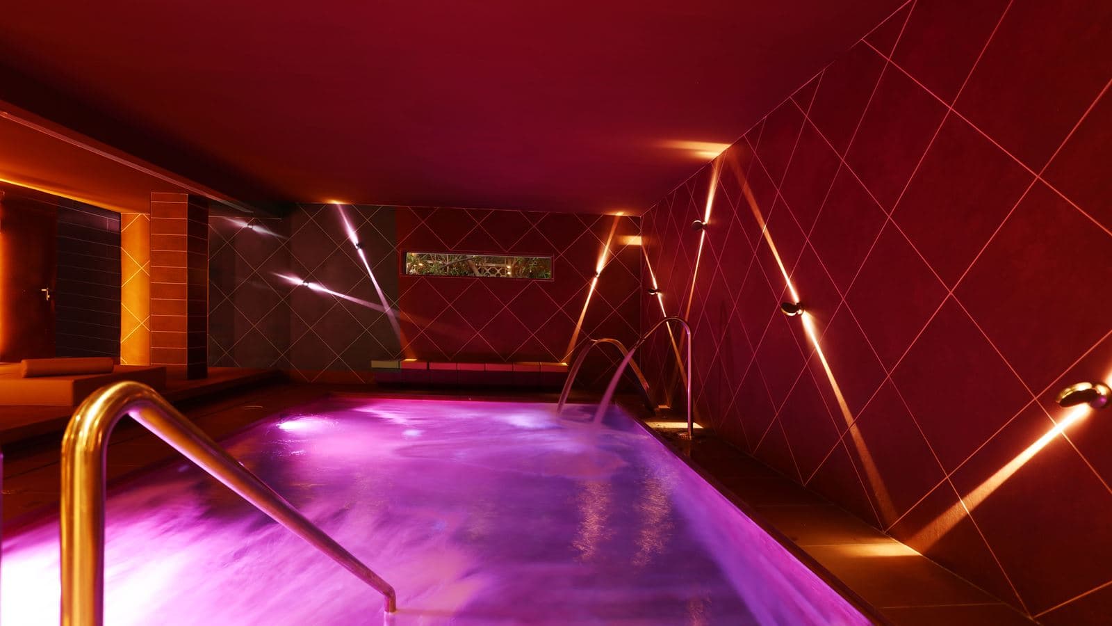 pools-indoor-pool