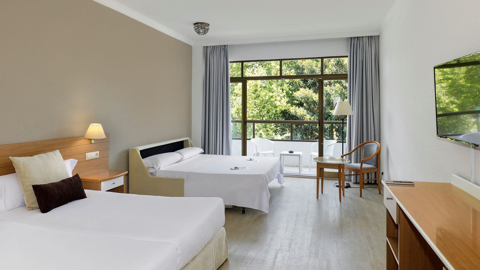 rooms-family-room