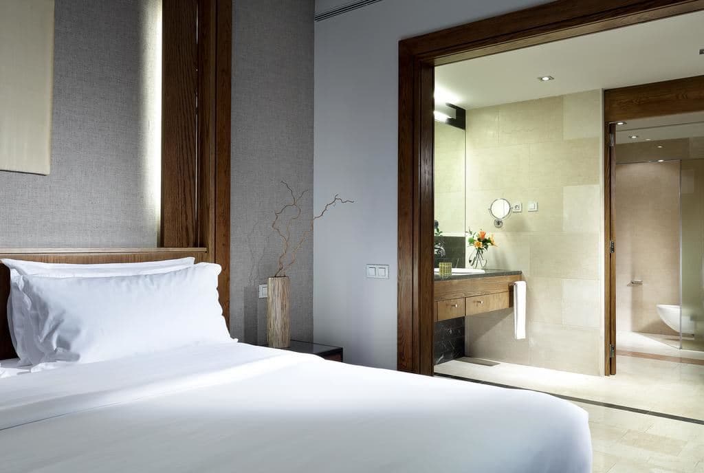 rooms-twin-room