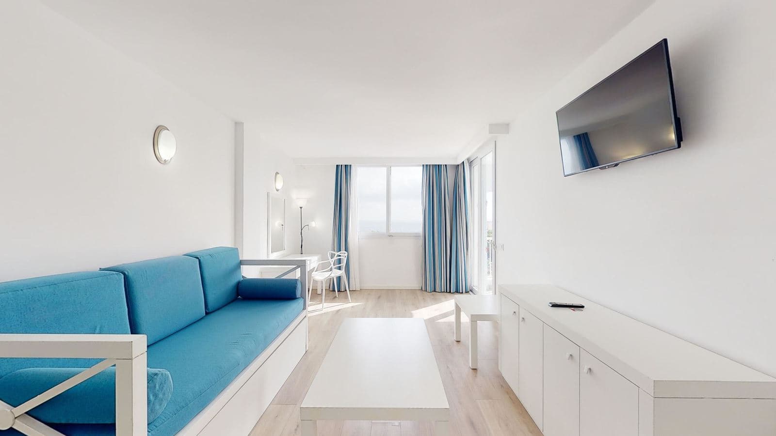 rooms-apartment-balcony-or-terrace