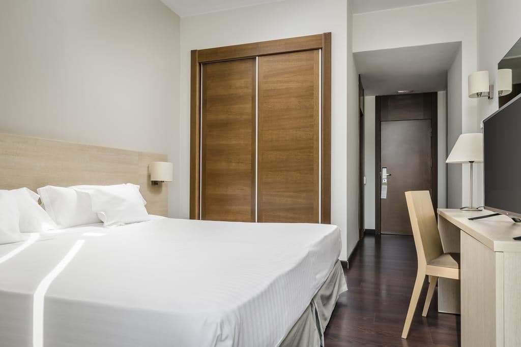 rooms-twin-room
