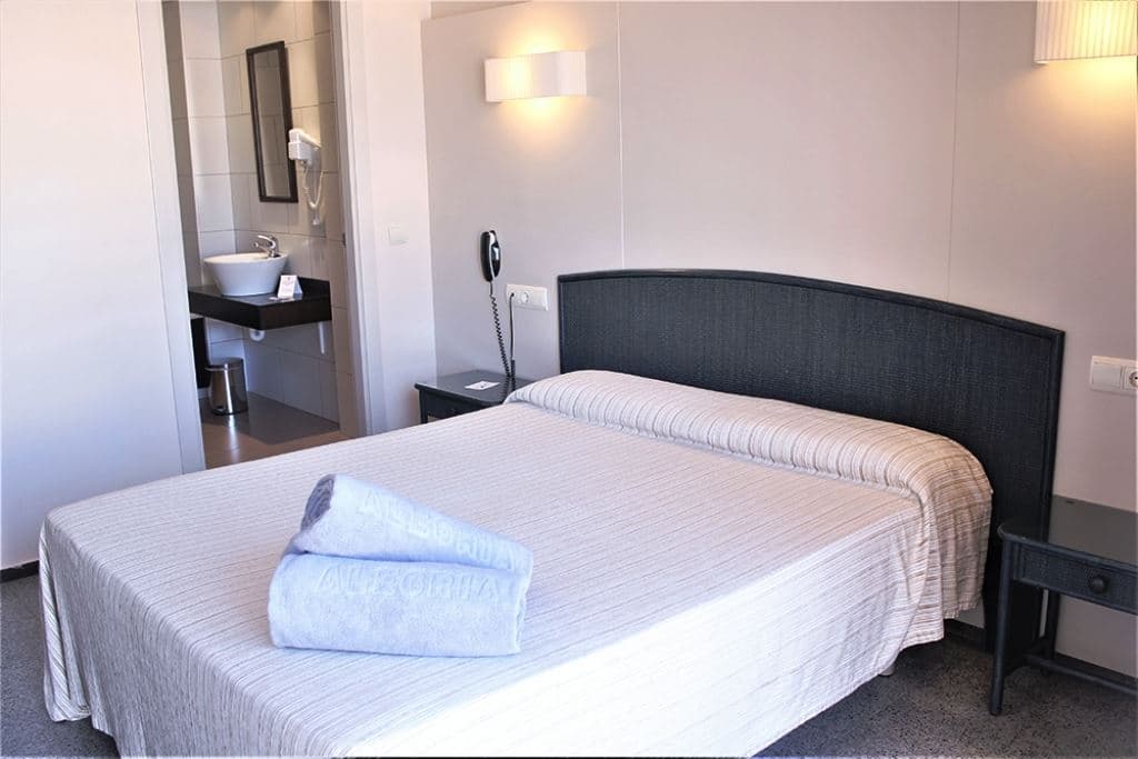 rooms-single-room