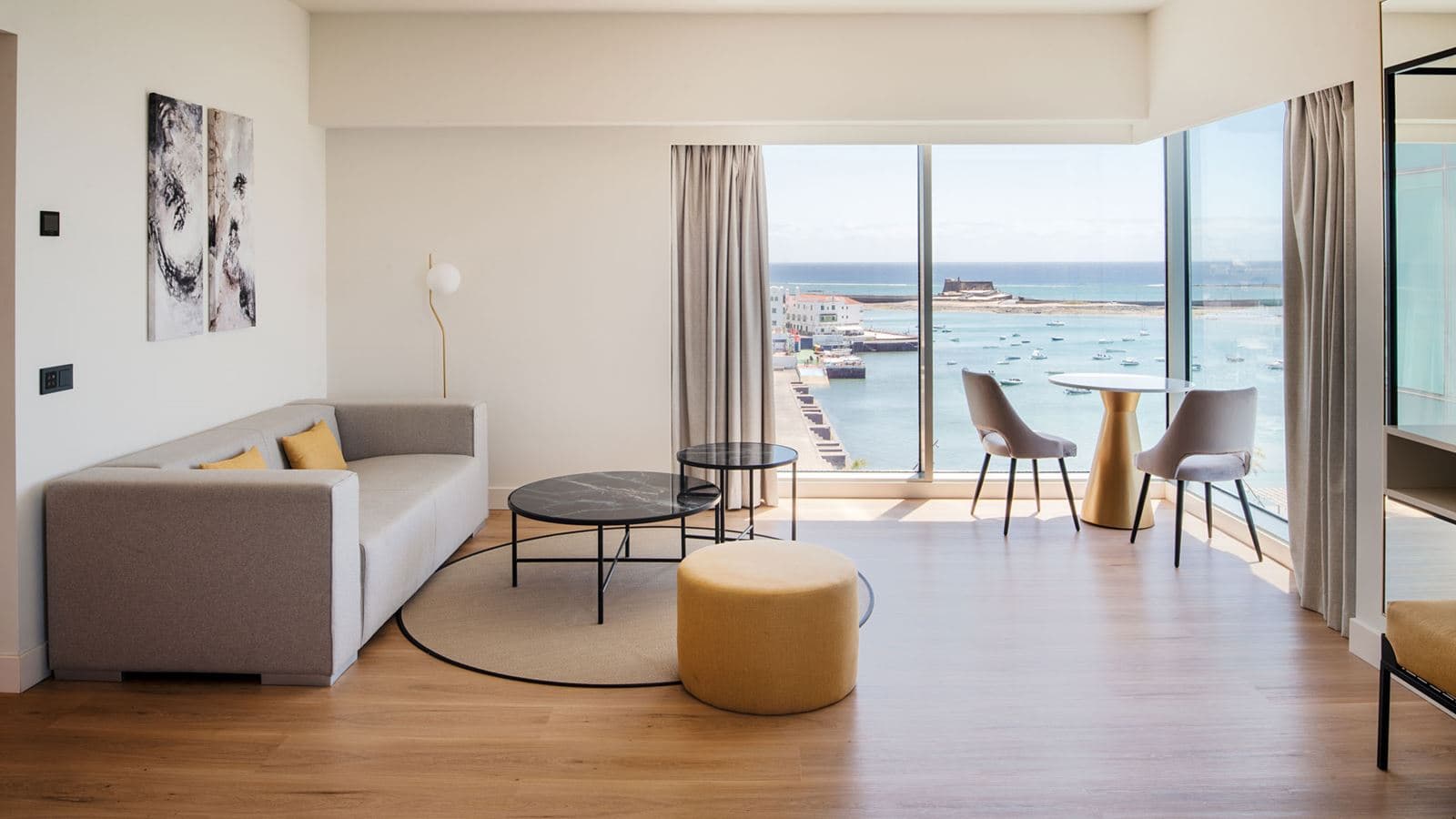 rooms-sute-sea-view
