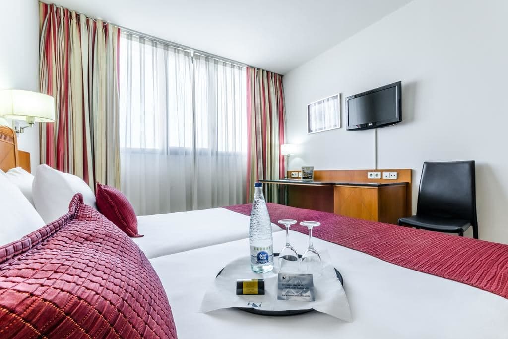 rooms-twin-room