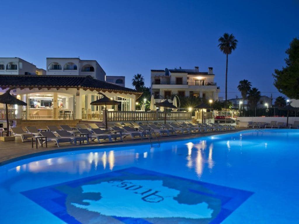 pools-outdoor-pool