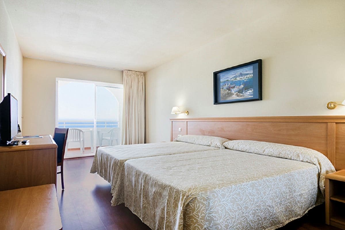 rooms-double-room-standard-wtih-terrace