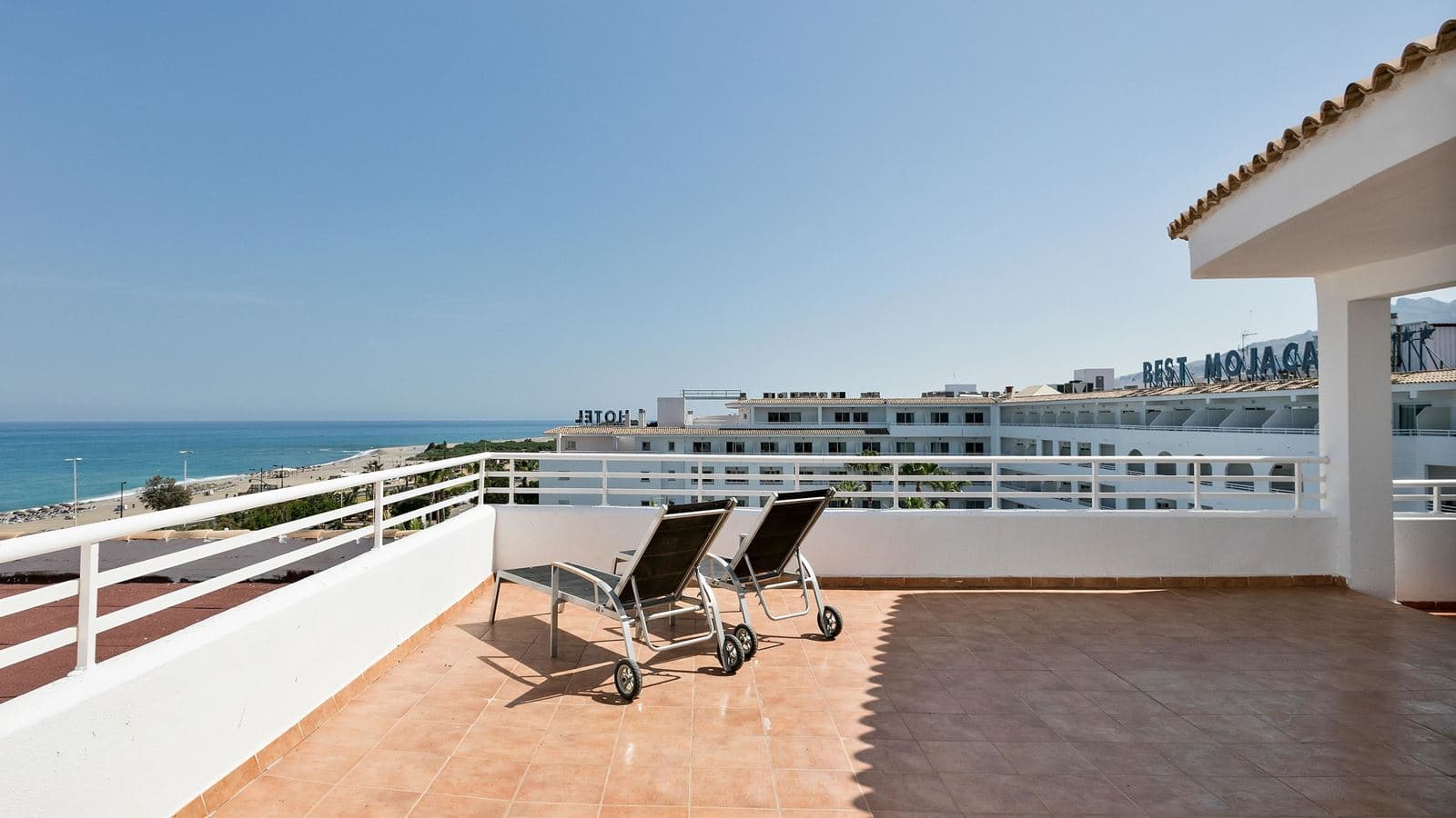 rooms-suite-junior-with-terrace