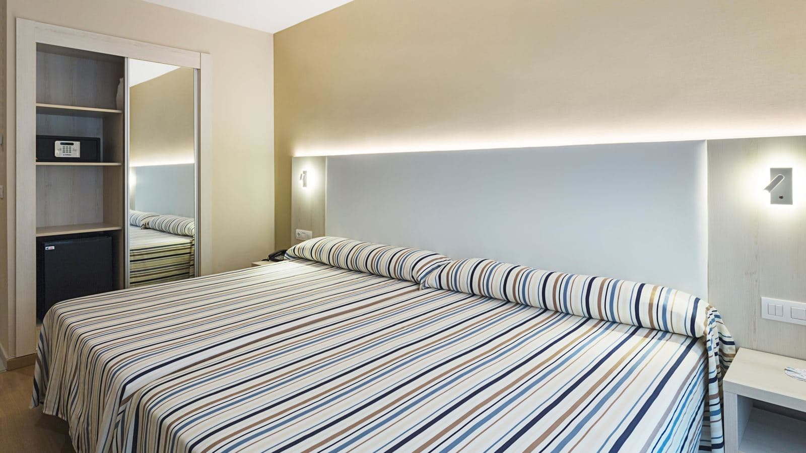 rooms-superior-singleuse-balcony-or-terrace