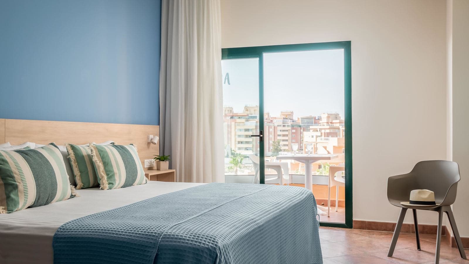rooms-family-room