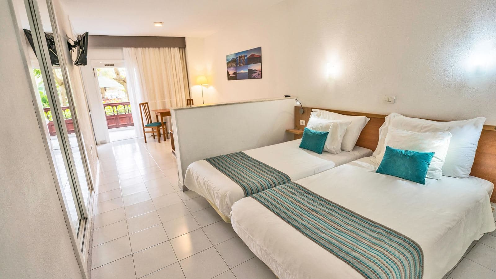 rooms-junior-suite-poolgarden-view