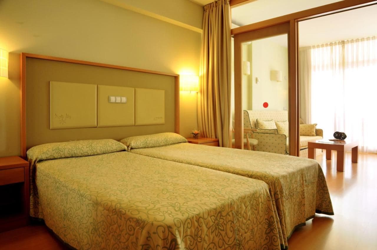 rooms-family-room