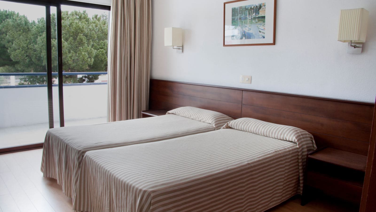 rooms-standard-room