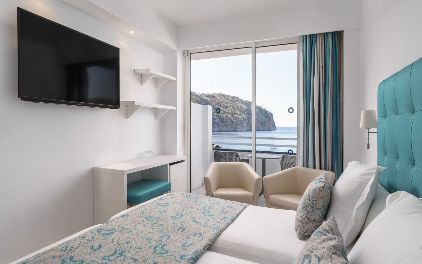 rooms-double-superior-frontal--sea-view