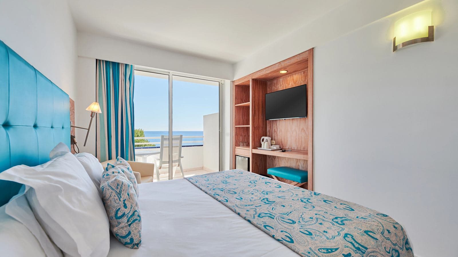 rooms-my-favorite-club-double-superior-frontal-sea-view-balcony-or-terrace