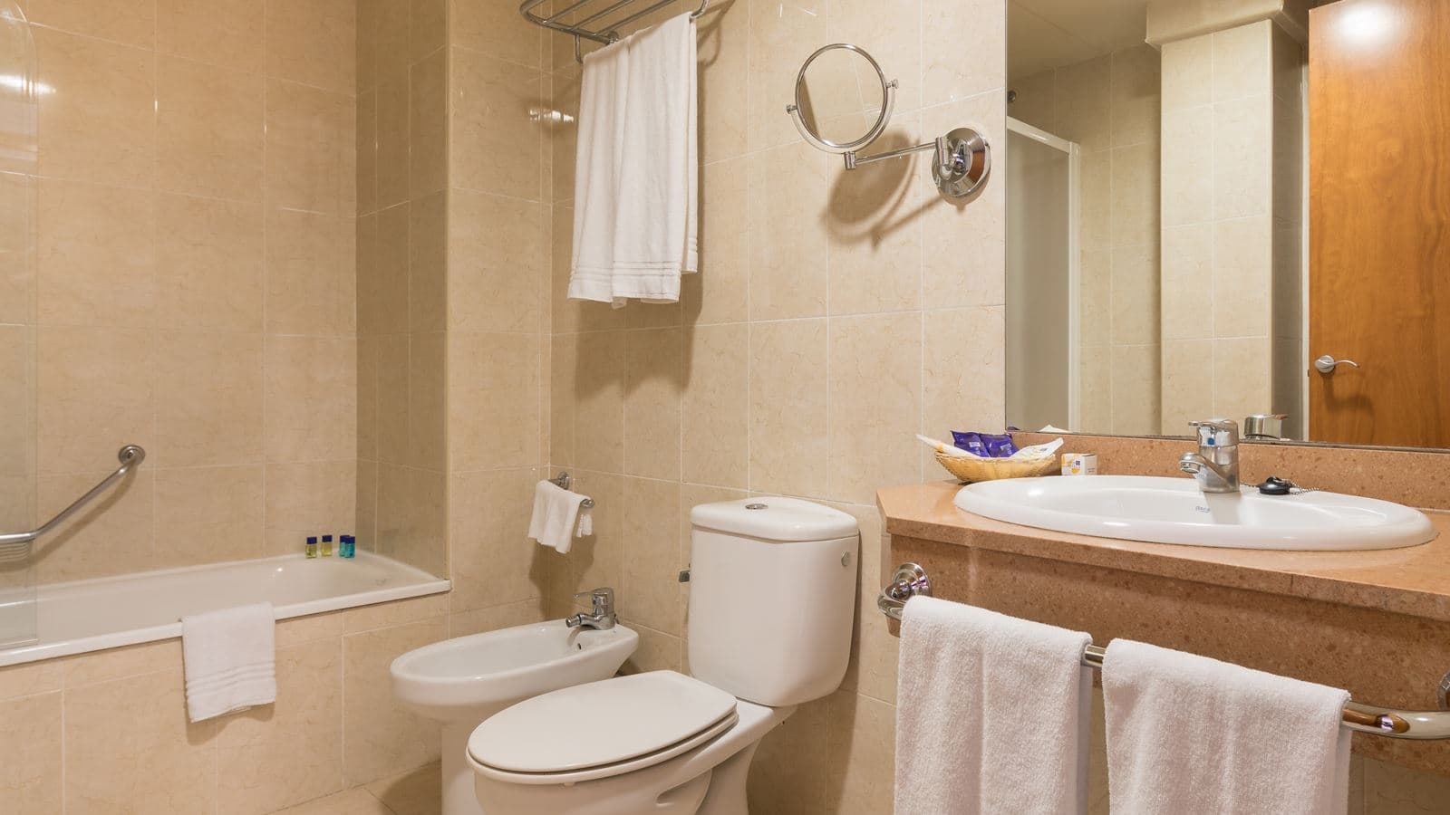 rooms-standard-room