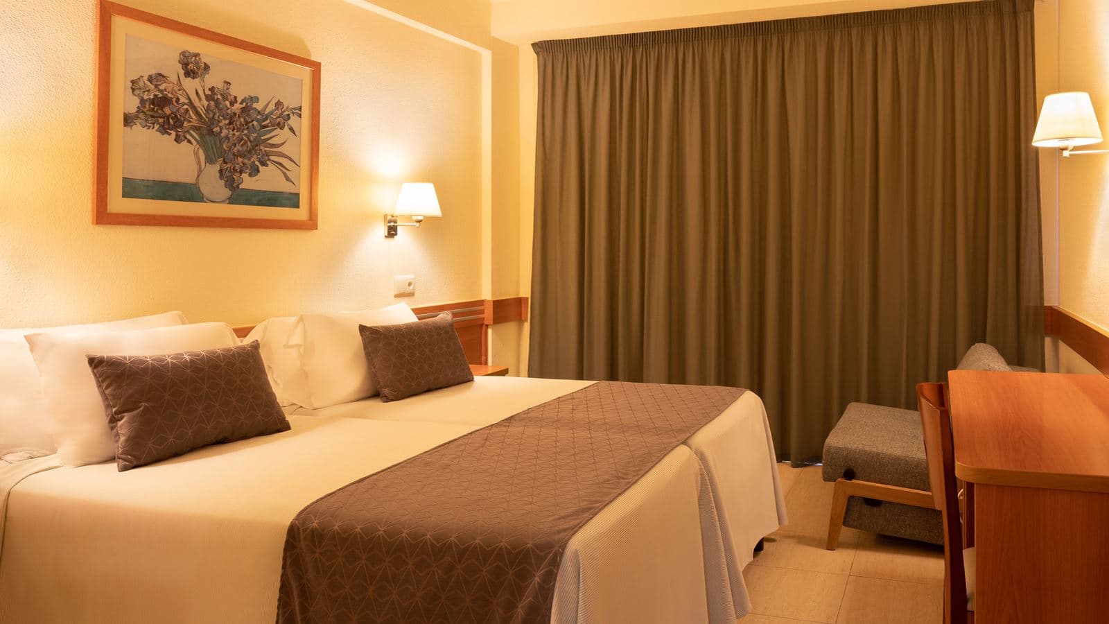 rooms-standard-room