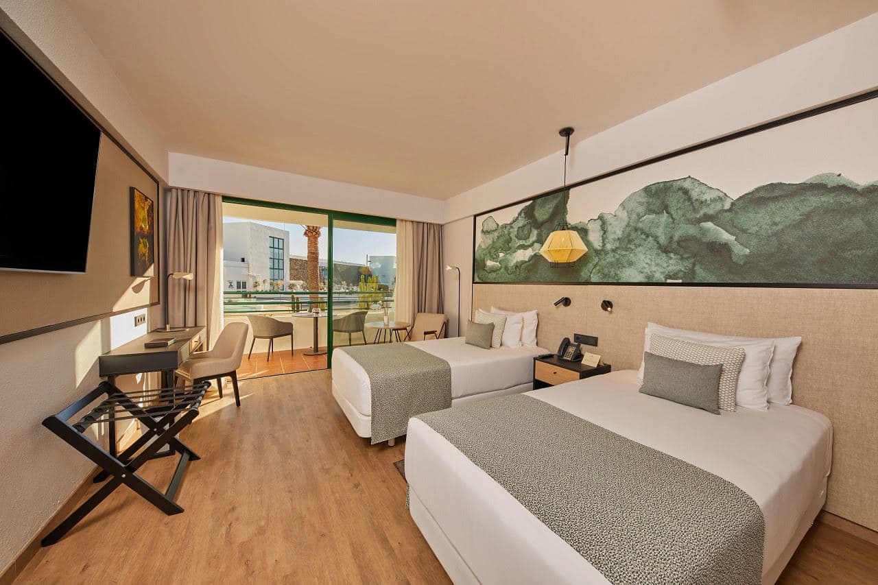 rooms-double-room-balcony-or-terrace