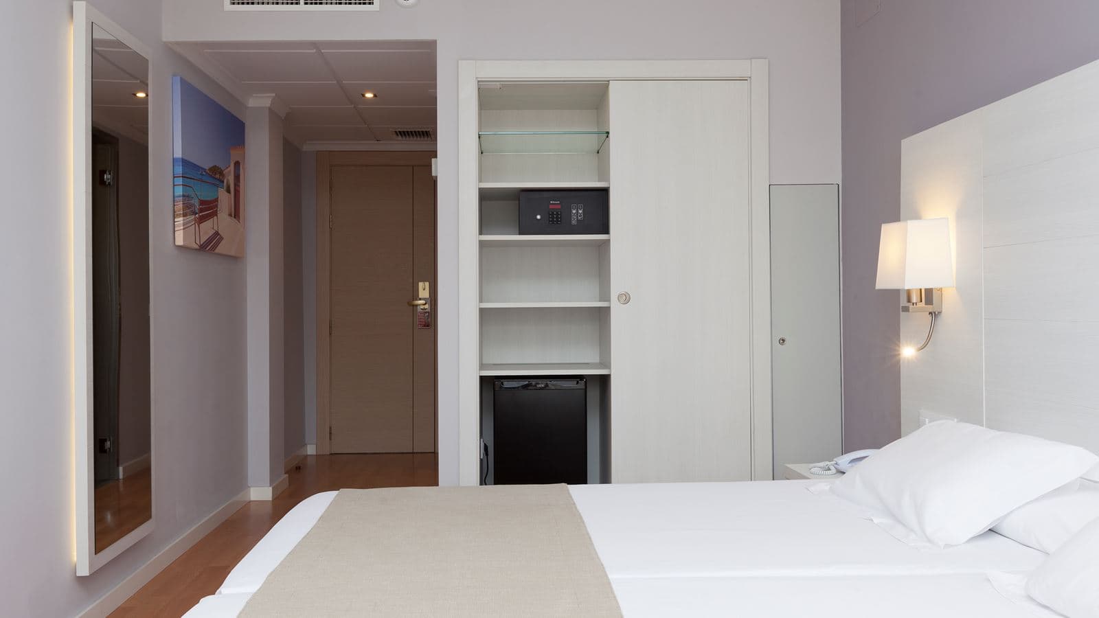 rooms-twin-pool-view