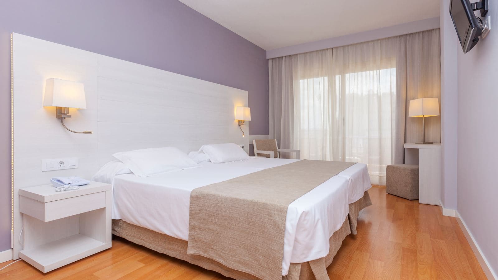 rooms-twin-economy