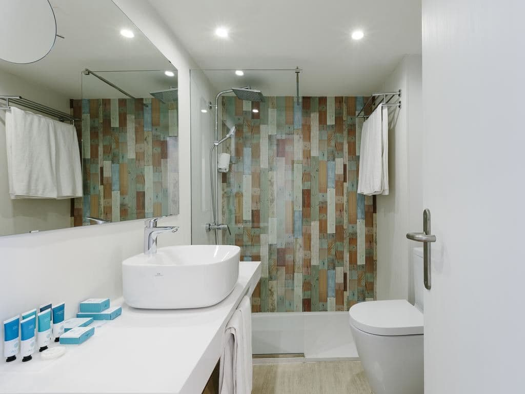 rooms-twin-room