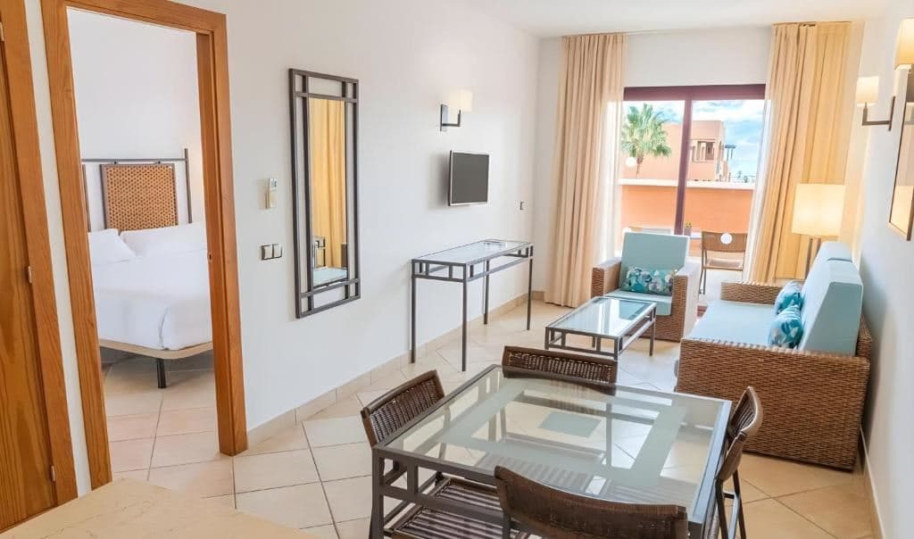rooms-confort-2-bedrooms-room
