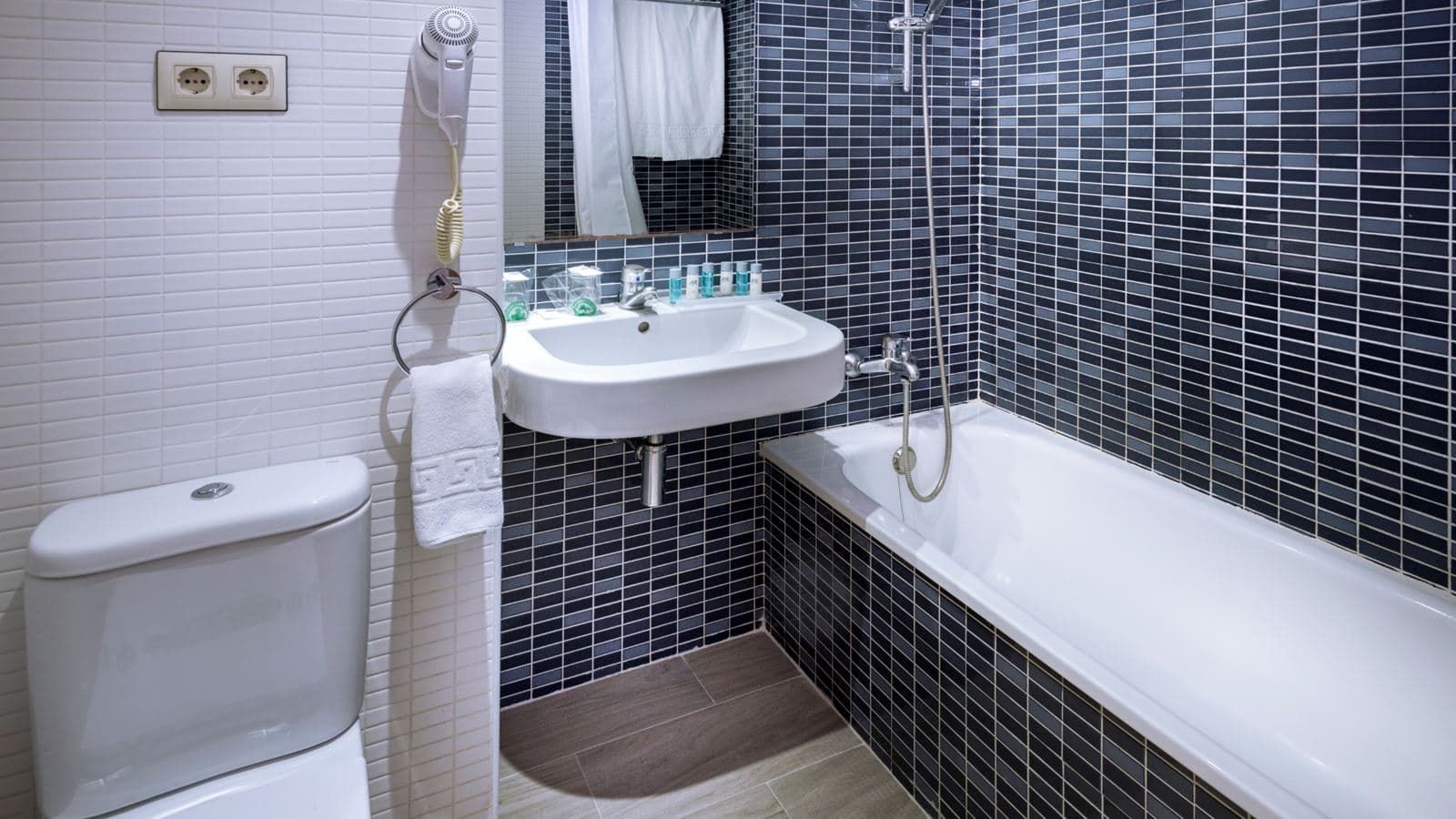 rooms-standard-room