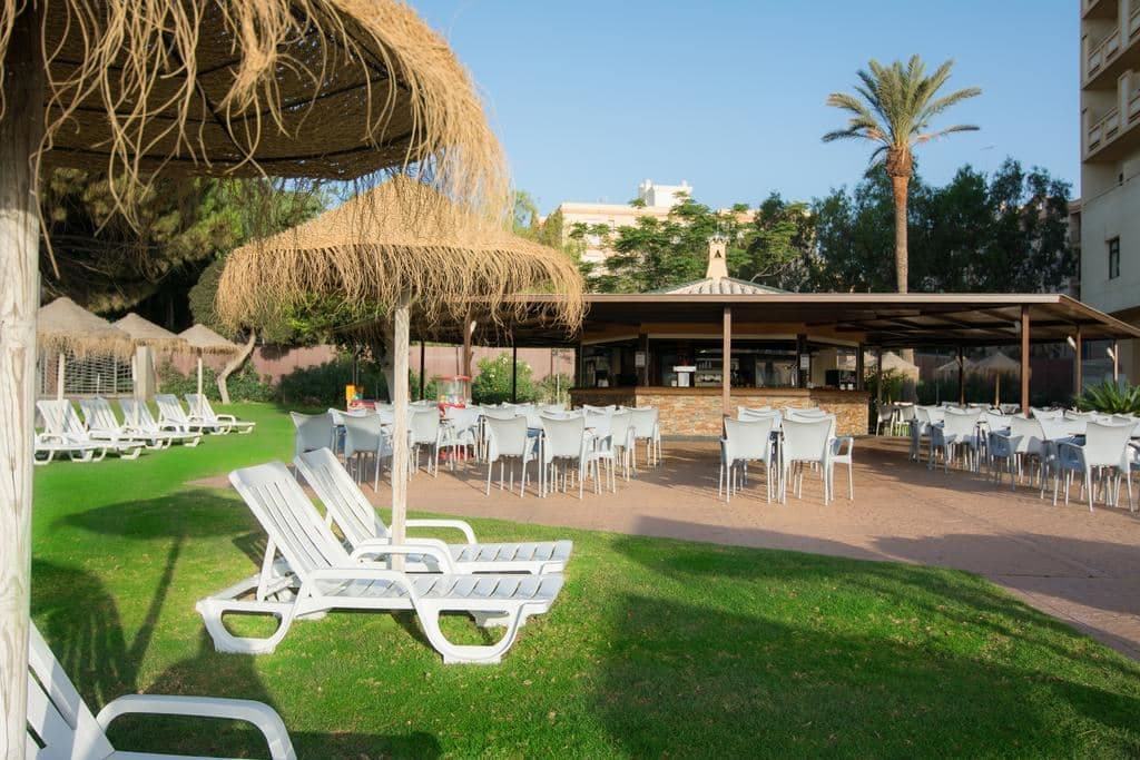 bars-swimming-pool-bar