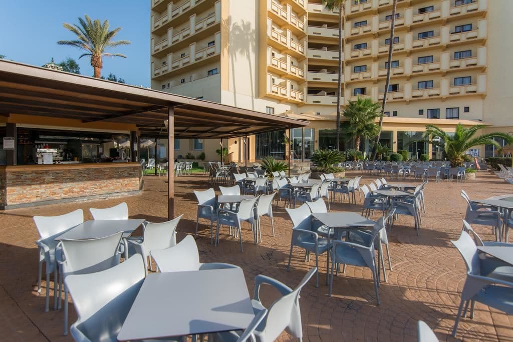 bars-swimming-pool-bar