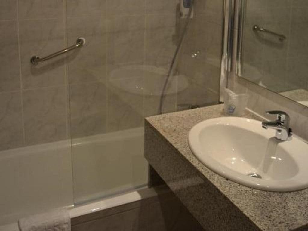 rooms-room-standard-annexbuilding-double-seaview-balcony