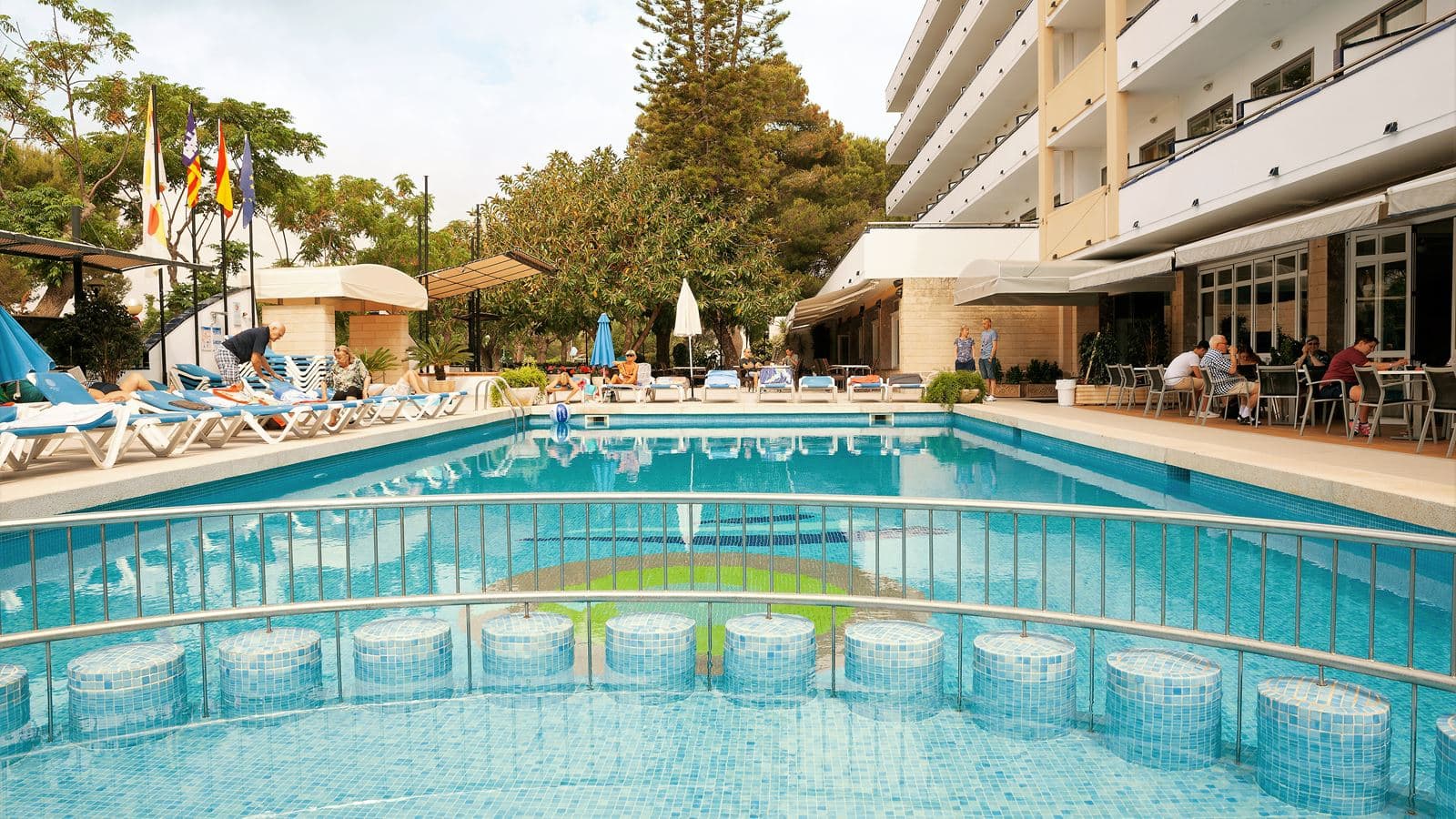 pools-outdoor-pool