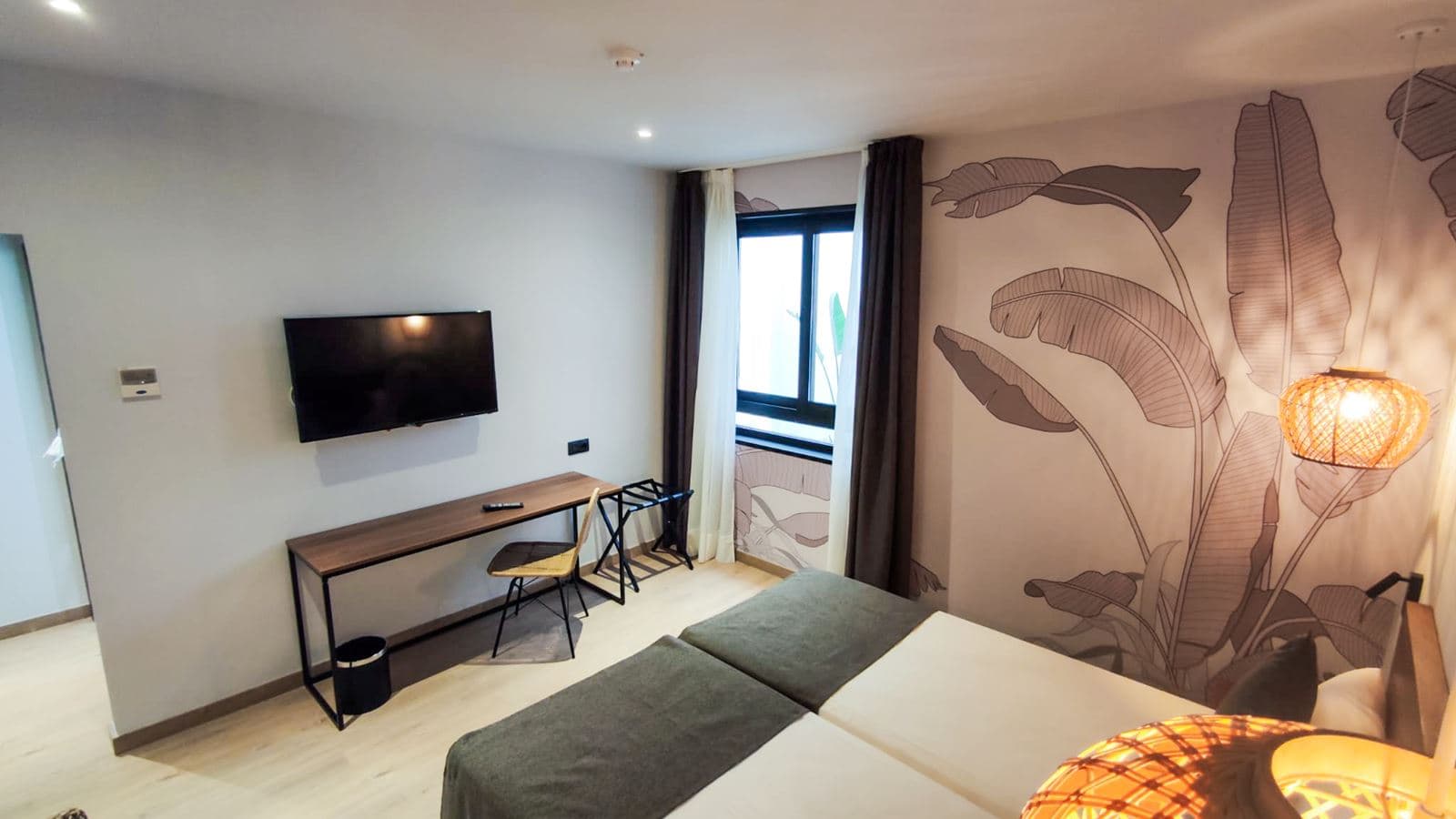 rooms-double-standard-room-balcony