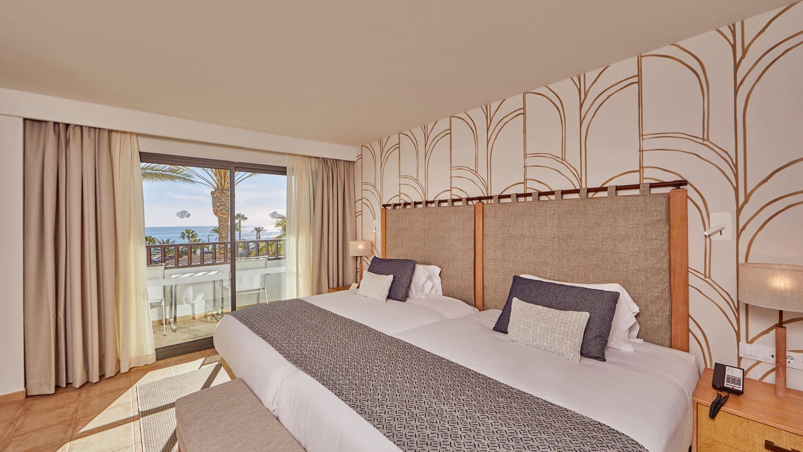 rooms-suite-ocean-view-preferred-club-balcony-or-terrace