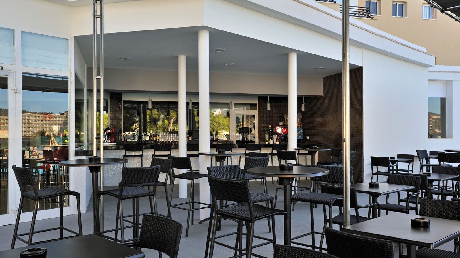 bars-in-and-out-bar