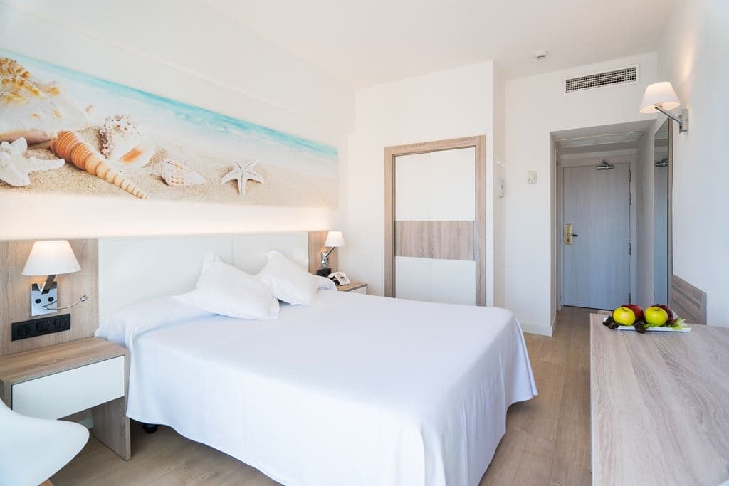 rooms-double-standard-room-balcony-or-terrace