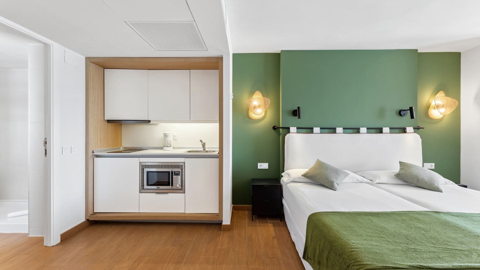 rooms-family-room-sea-view-balcony-or-terrace