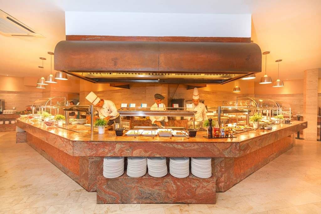 restaurants-caprice-restaurant-buffet