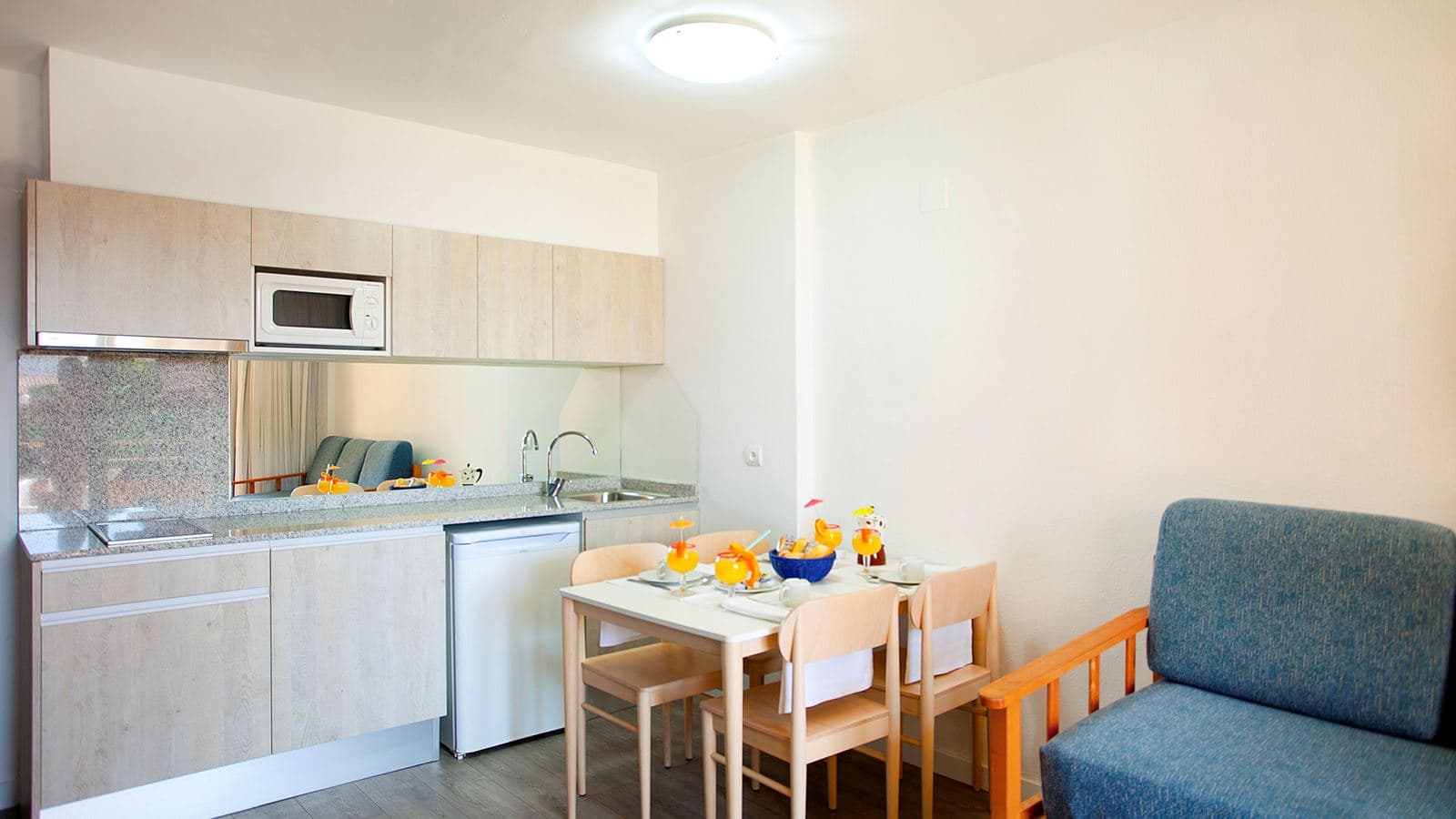 rooms-apartment-1-pax-with-balcony-or-terrace