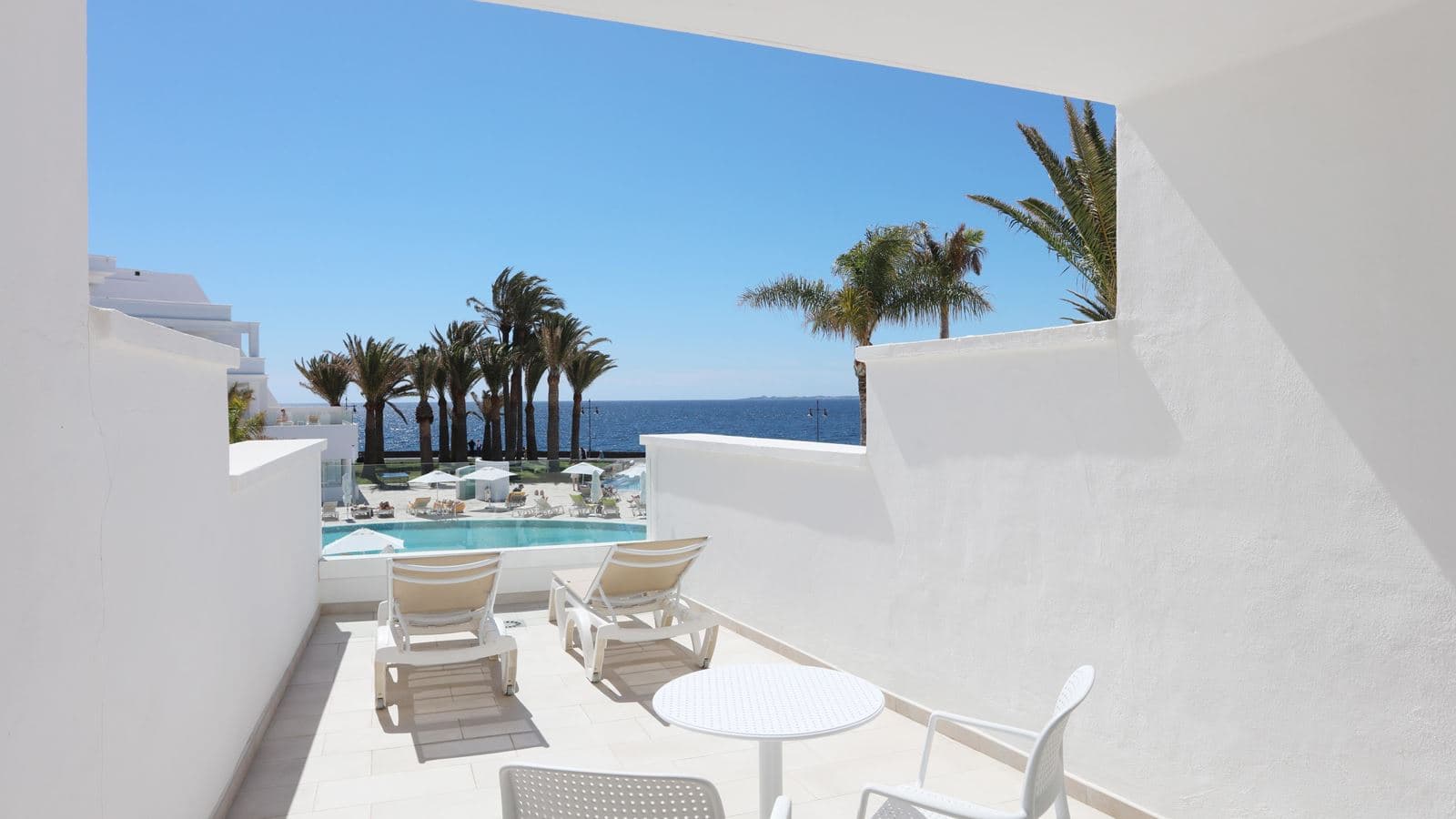 rooms-family-sea-view-a