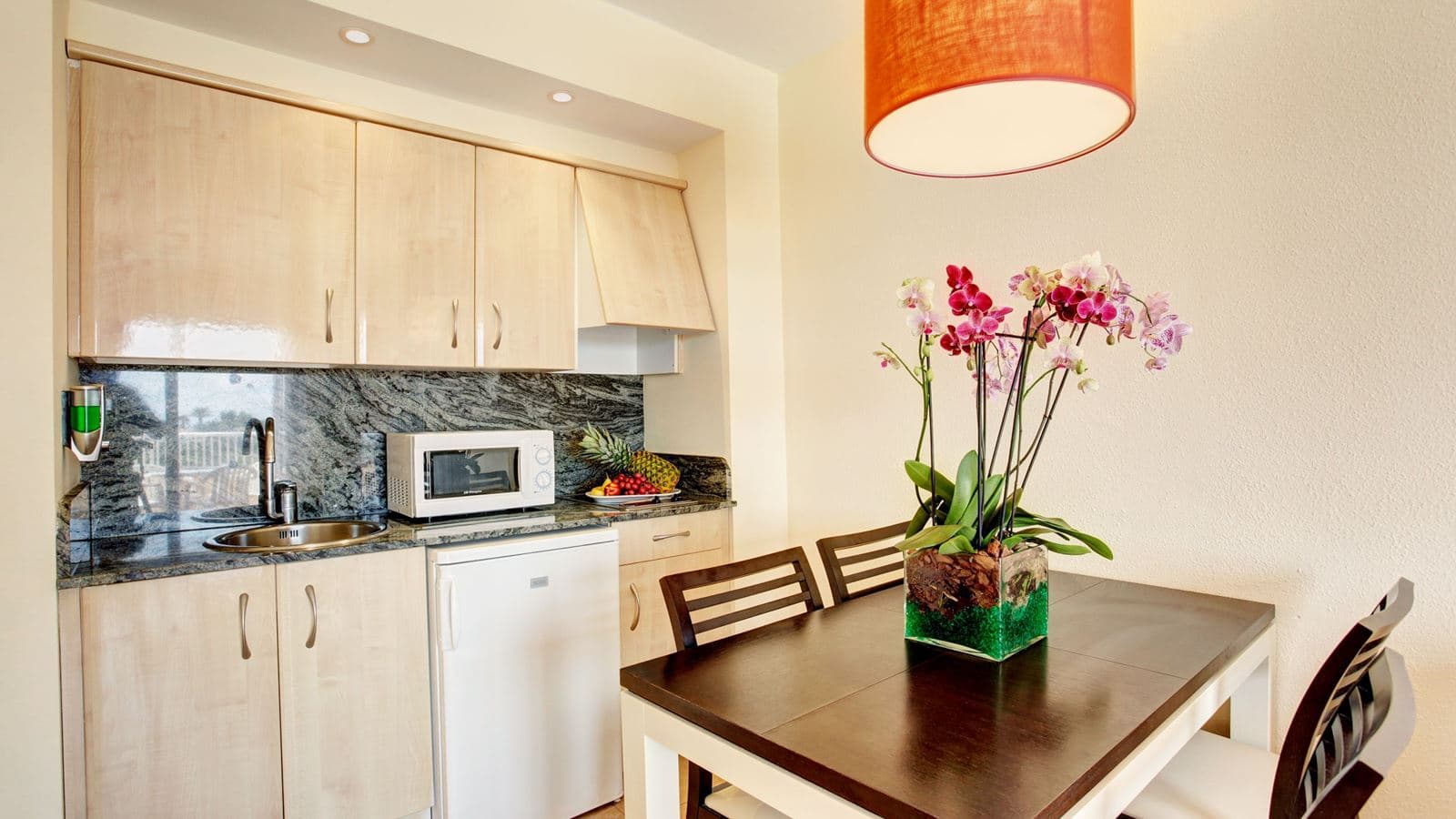 rooms-apapartment-1-bedroom-lateral-sea-view