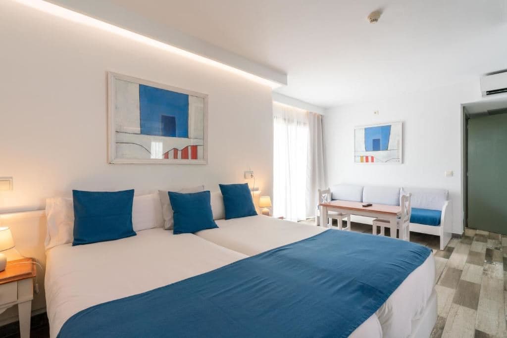 rooms-double-standard-premium-balcony-or-terrace