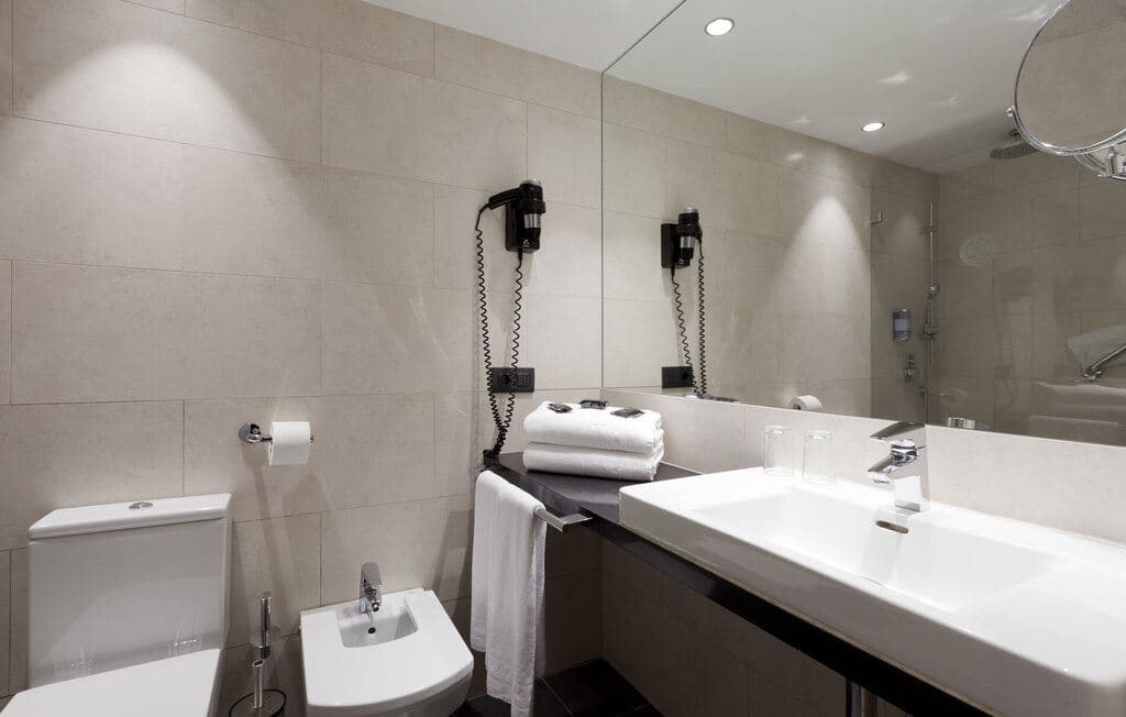 rooms-deluxe-room